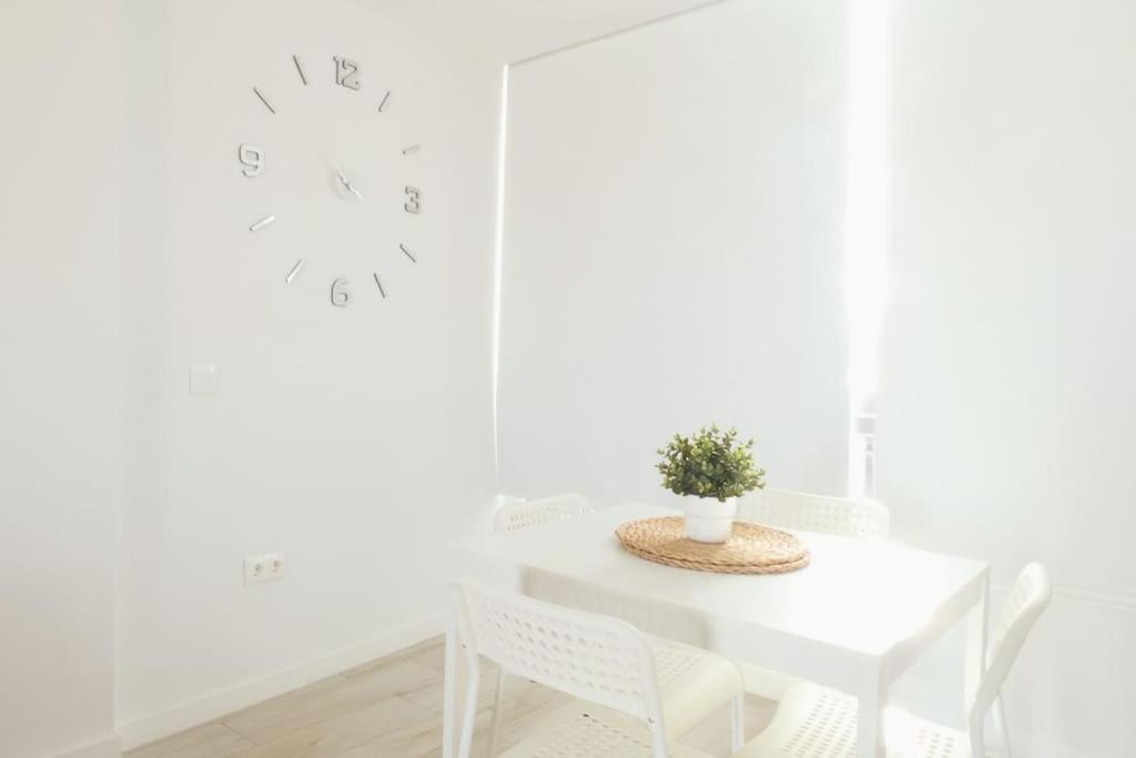 Newly Refurbished Beachfront Apartment. San Bartolomé Exterior foto